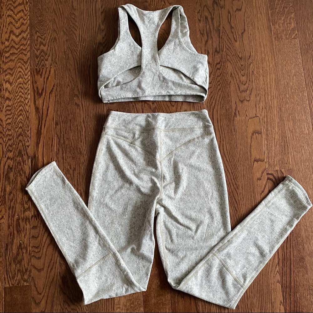 Gymshark Fleur Texture 2 Piece SET - Picture 3 of 16